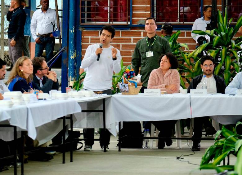 El Comisionado aclaró que la “paz total” que propone Petro no busca impunidad y tendrá como centro los derechos a la verdad, justicia, reparación y reconstrucciones territoriales, urbanas y rurales. FOTO: CORTESÍA