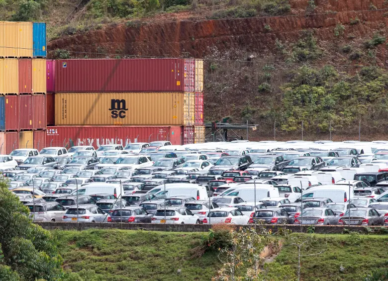Los vehículos eléctricos fueron el segmento de mayor crecimiento en abril, con un aumento del 304% en Colombia. FOTO EL COLOMBIANO.