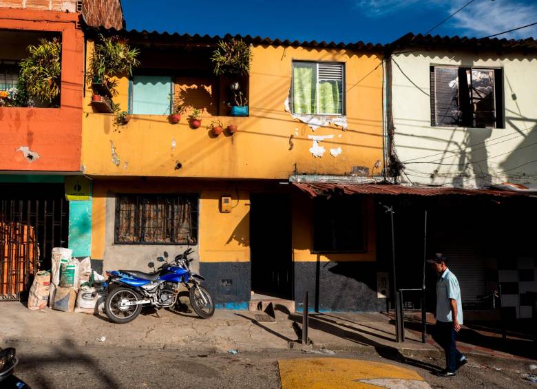 La casa de David y su familia en el barrio Los Mangos, en el oriente de Medellín. Foto: Camilo Suárez.