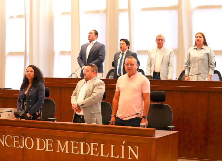 En las instalaciones del Concejo de Medellín, los corporados mostraron su posición tras la renuncia del exalcalde Daniel Quintero. FOTO: CORTESÍA CONCEJO DE MEDELLÍN