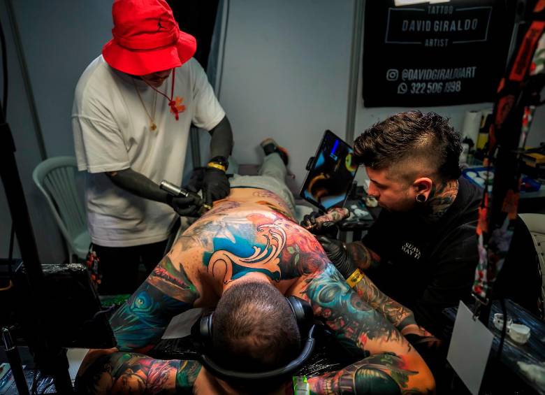 47 de cada 100 jóvenes en Colombia tienen al menos un tatuaje. FOTO EL COLOMBIANO. 