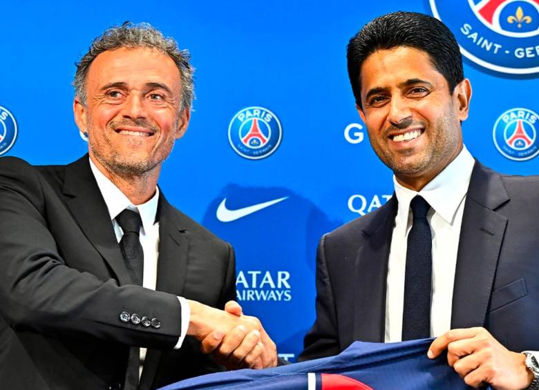 Luis Enrique y Nasser Al Khelaifi en su presentación con el PSG en 2023. FOTO: X PSG Inside