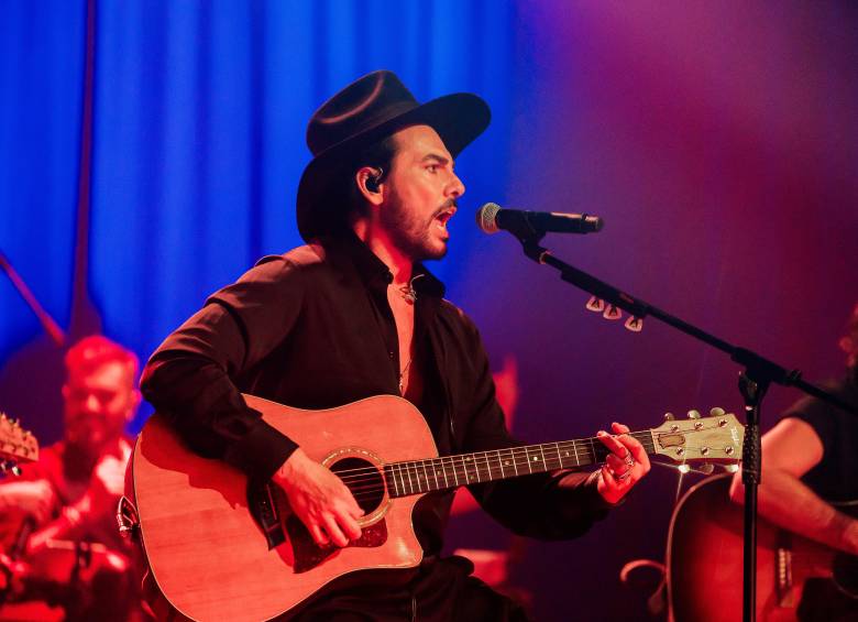 Beto Cuevas, de 57 años, hizo su álbum Acústico en Santiago de Chile y ahora recorre América Latina con el mismo show. FOTOSCortesía