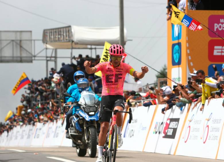 Richard Carapaz corona la quinta etapa del Tour Colombia 2.1. FOTO CORTESÍA FEDECICLISMO