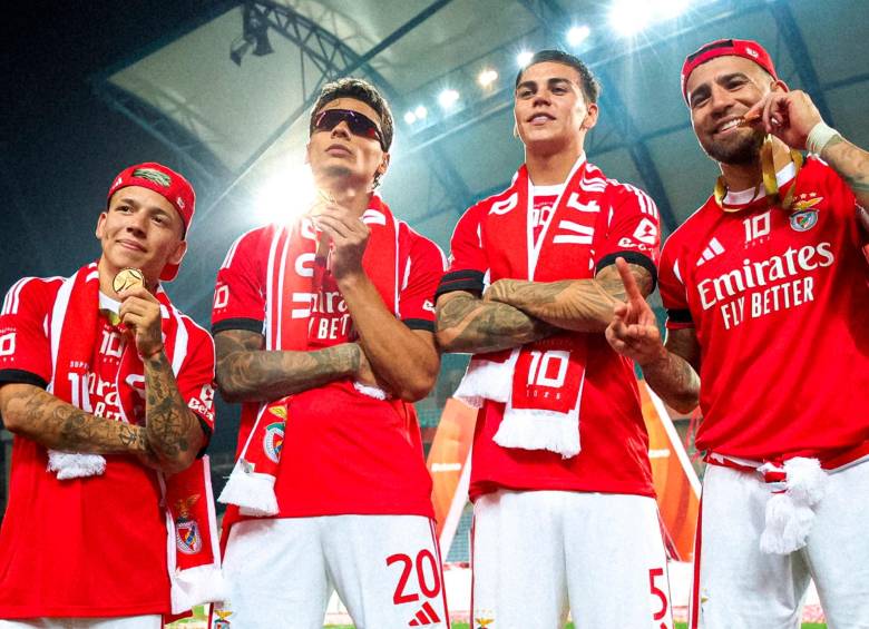 El futbolista colombiano Richard Ríos es el fichaje más costoso de la historia del equipo portugués. FOTO: tomada del x de @SLBenfica