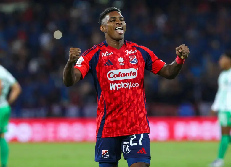 El delantero Brayan León Muñiz es el futbolista del Medellín que más goles ha anotado en las últimas ediciones de los clásicos paisas con 8 celebraciones. Foto: Manuel Saldarriaga