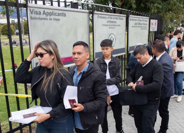 Desde las 6 de la mañana de este viernes, 31 de enero, se reactivaron los servicios en la Embajada de Estados Unidos en Colombia. Foto: AFP