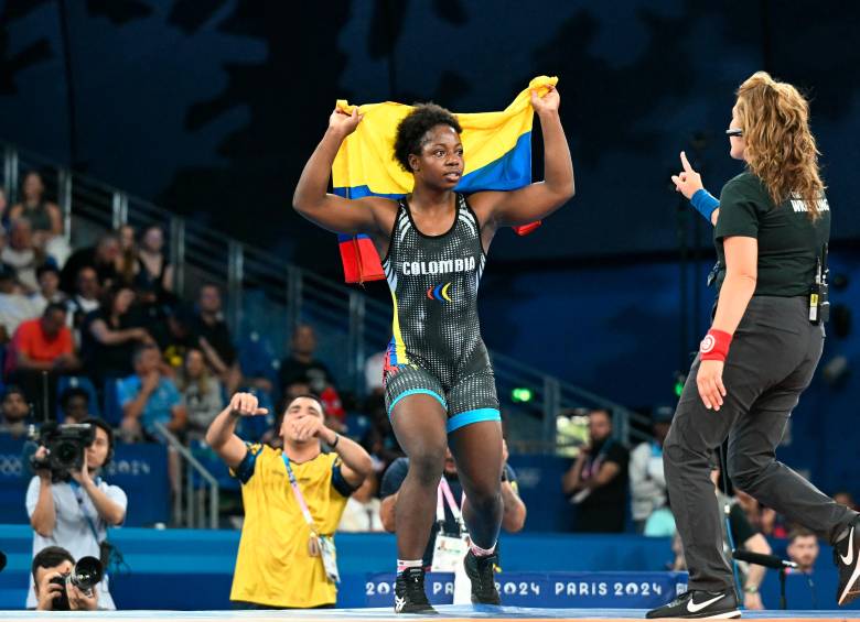 Tatiana Rentería es, hasta ahora, la última medallista olímpica de Colombia, en los 76 kg de lucha libre de París 2024. FOTO AFP