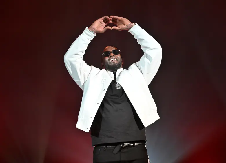 Sean Combs tiene 55 años y es reconocido en la industria gracias a su trabajo como artista y productor musical. De ser encontrado culpable podría ir de por vida a prisión. FOTO Getty