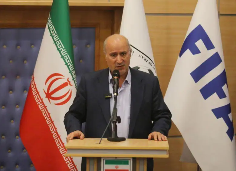 El presidente de la Federación Iraní de Fútbol, Mehdi Taj, habló sobre lo ocurrido ante los medios. FOTO: Getty