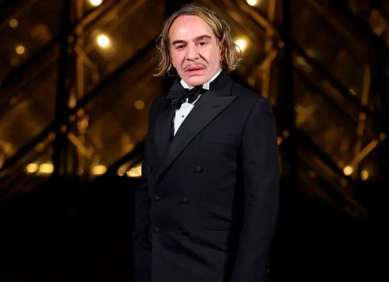 John Galliano tiene 65 años y es uno de los íconos de la moda actual. FOTO AFP
