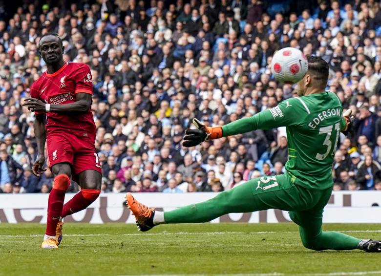 Sadio Mané fue una de las figuras del partido. Anotó el empate ante el City. FOTO: EFE