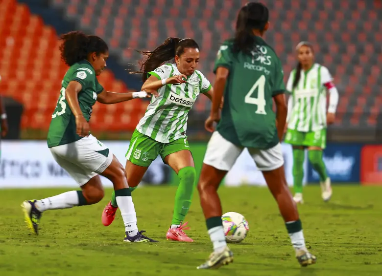 La liga femenina 2025 fue una de las que tuvo un formato largo y en donde se contó con una base sólida de equipos para competir, siendo el Deportivo Cali el campeón pero también uno de los que incumplió las condiciones dignas de vinculación de las deportistas. Foto: Manuel Saldarriaga Quintero.