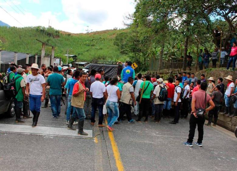 Las autoridades departamentales de Nariño están esperando concretar un puesto de mando unificado con el Gobierno Nacional, que permita levantar el bloqueo y atender la problemática de seguridad. FOTO: COLPRENSA.