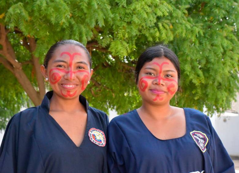 Las bomberas indígenas se reunieron este mes en La Guajira, para recibir capacitaciones. FOTO: CORTESÍA