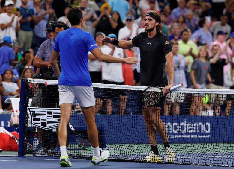 Galán se suma a Novak Djokovic y Rafael Nadal, siendo los únicos en ganarle un set por 6-0 a Stefanos Tsitsipas en los últimos cinco años. FOTO: GETTY