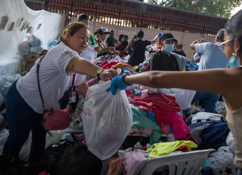 La OIM entregó asistencia en salud, agua y alojamiento a comunidades afectadas en distintas regiones del país. FOTO: COLPRENSA
