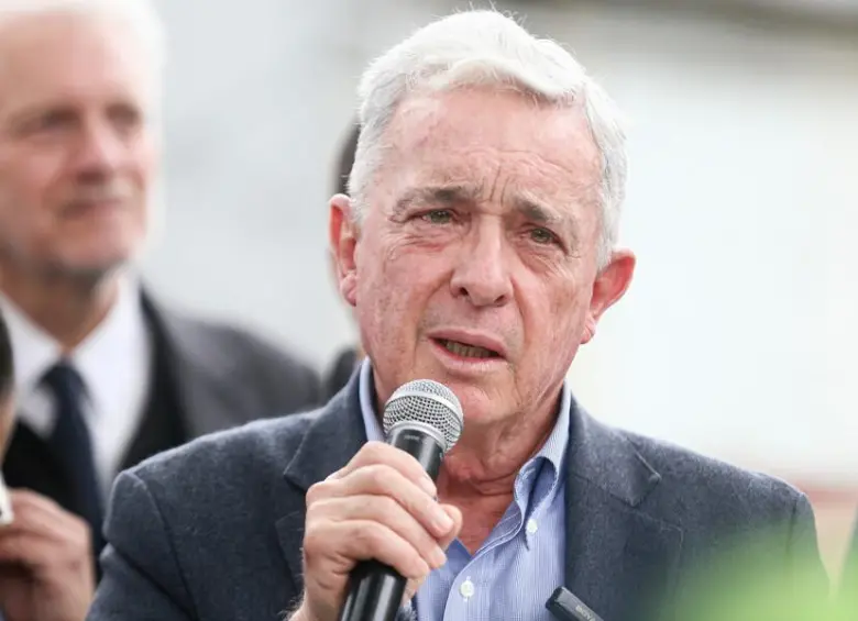 El expresidente Álvaro Uribe en medio de un discurso. FOTO: COLPRENSA