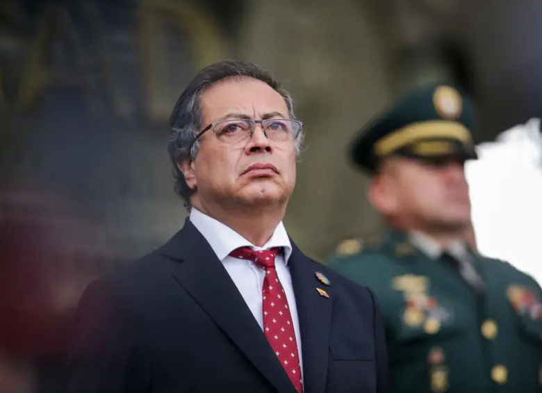 Petro aseguró que solo ha ordenado 12 bombardeos en sus tres años de gobierno: “Siempre he tomado la decisión última (...) lo hago con la mayor información posible y mi mayor saber”. FOTO: Colprensa.