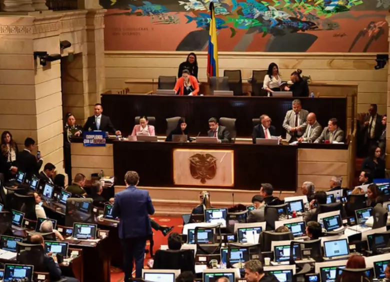 Al Congreso le quedan 18 días para aprobar el plan de financiamiento del Gobierno. FOTO: Colprensa