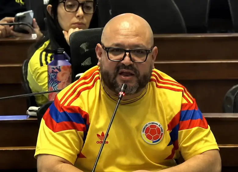 El concejal de Medellín Andrés Felipe Rodríguez Puerta, también conocido como ‘Gury’, vuelve al centro de la controversia. Foto: captura del video de la sesión del Concejo de Medellín.