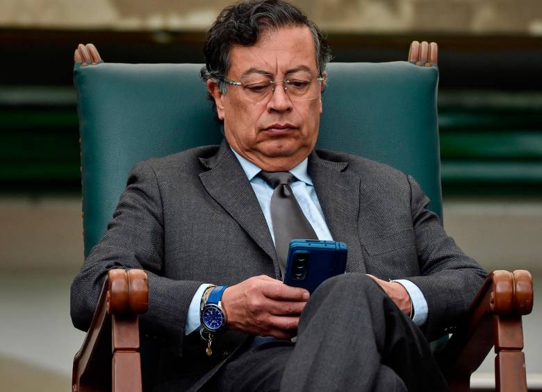 El presidente Gustavo Petro hace uso constante de sus redes sociales para informar cambios en su administración o iniciar controversias. FOTO colprensa