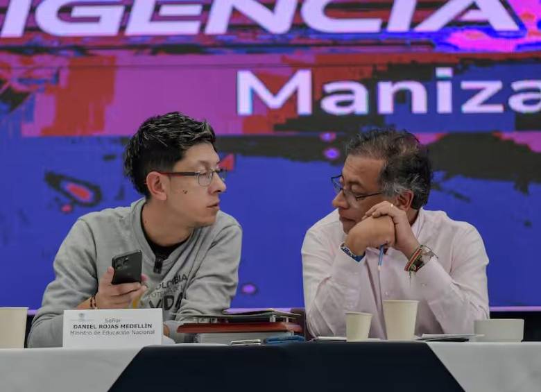 El presidente Gustavo Petro y el ministro de Educación, José Daniel Rojas, durante la posesión en el cargo de este último. Foto: Presidencia