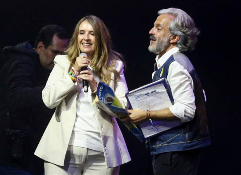 Exalcaldes de Antioquia se unieron en apoyo a la candidatura de Paloma Valencia y su fórmula vicepresidencial, Juan Daniel Oviedo. FOTO: Colprensa 