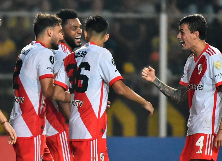 Miguel Ángel Borja no pudo anotar en la victoria de River 0-2 ante Deportivo Táchira. A Rafael Santos Borré también le fue esquivo el gol, el encargado de anotar fue Yorman Zapata. FOTO @RiverPlate