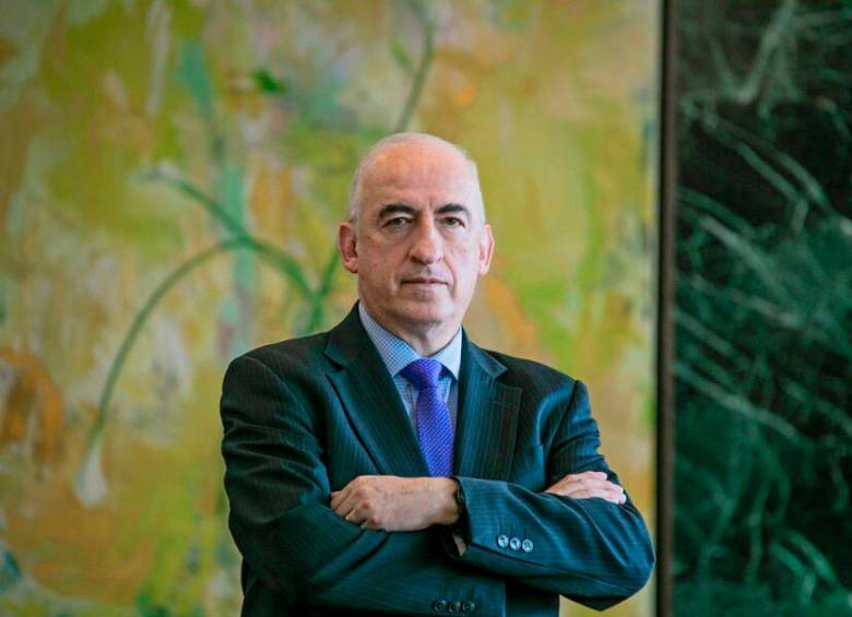 Leonardo Villar, gerente del Banco de la República, anunció la decisión de aumentar la tasa de interés. FOTO: Colprensa