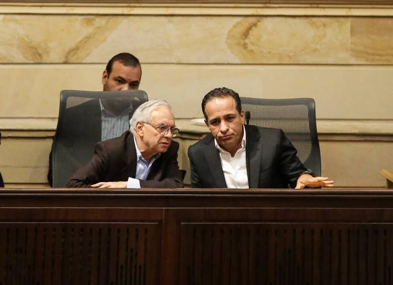 Alexander López (derecha) se desempeñó como director del DNP luego de perder su curul como senador. Foto: Colprensa - Catalina Olaya