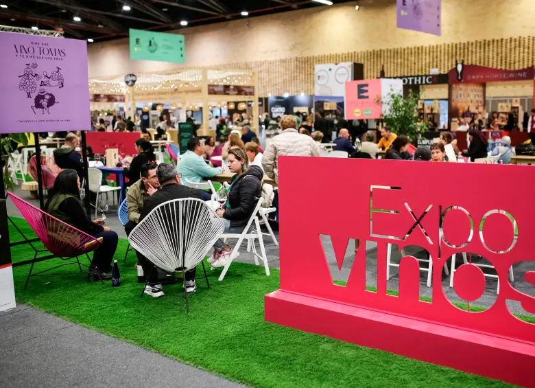 Los vinos ganadores del concurso se convierten cada año en una referencia de consulta, formación y guía de compra para los amantes del vino en el país. Foto Colprensa. 