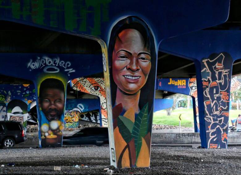 Museo urbano en Bogotá en memoria de los líderes sociales asesinados en Colombia. FOTO: COLPRENSA.