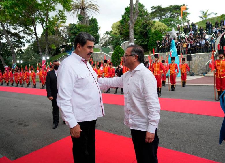 Nicolás Maduro y Gustavo Petro se reunieron por primera vez como mandatarios el 1 de noviembre del 2022. FOTO CORTESÍA 