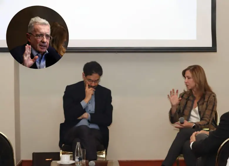 Al fondo el precandidato Iván Cepeda y la presidenta de Amcham, María Claudia Lacouture. FOTO COLPRENSA, AMCHAM.