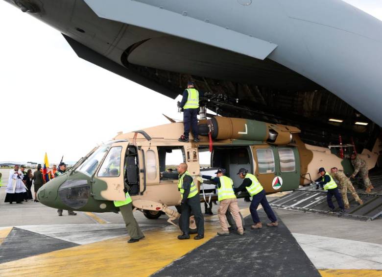 Los primeros Black Hawk llegaron con pintura de camuflaje desértico, pero en Colombia les modificarán ese diseño, de acuerdo con su nueva misión ambiental. FOTO cortesía de la policía
