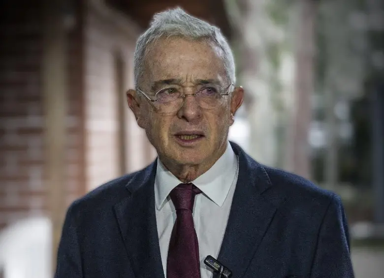 La defensa del expresidente Álvaro Uribe se pron unció frente al fallo de hoy 28 de julio de 2025. FOTO: MANUEL SALDARRIAGA 