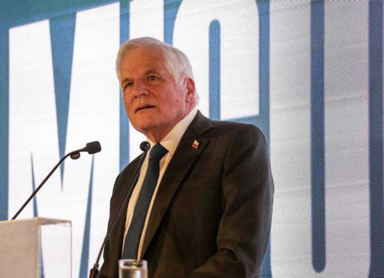 Miguel Uribe Londoño, padre del senador asesinado Miguel Uribe Turbay. FOTO: Colprensa.