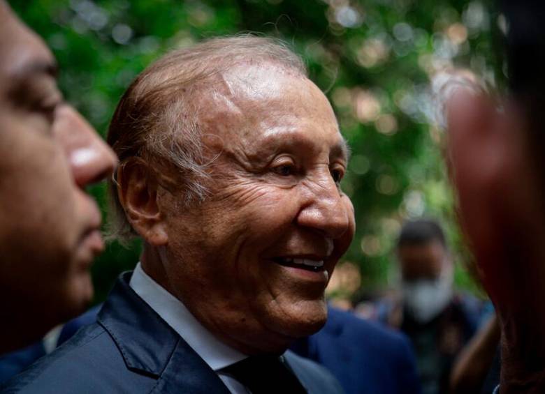 Rodolfo Hernández aseguró que no cuenta con conocimiento del tema legislativo, por lo que dudó en aceptar la curul de oposición en el Senado de la República. FOTO COLPRENSA
