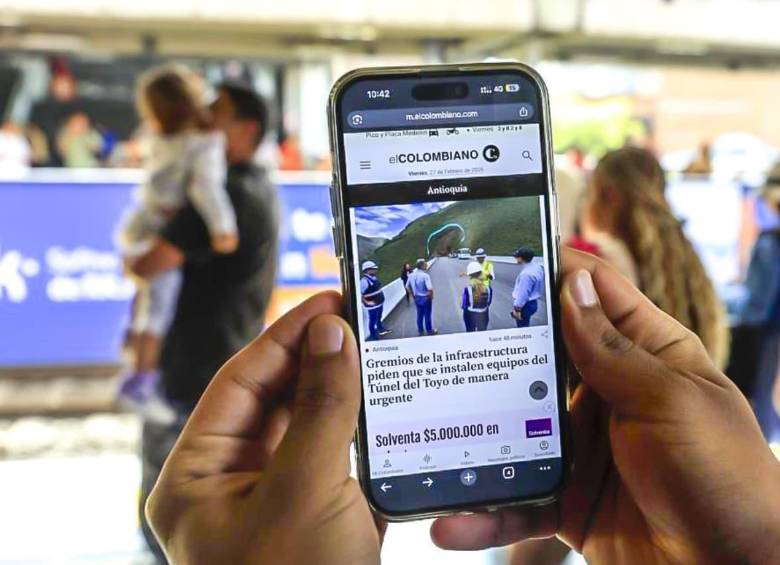 ¿Cómo crear un acceso directo a EL COLOMBIANO desde el celuar Android o iPhone? FOTO: CAMILO SUÁREZ 