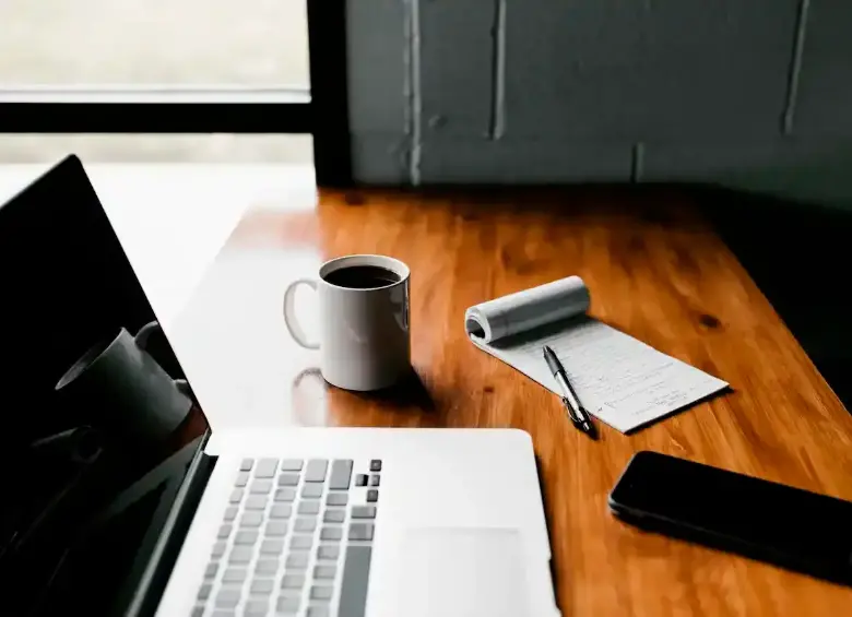  Los trabajos que mayor suelen ofertarse por esta época son los de vendedores y asesores comerciales, Agentes de call center y atención al cliente, personal logístico y de bodega, entre otros más. FOTO: SHUTTERSTOCK