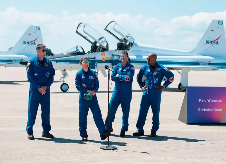 De izquierda a derecha: el canadiense Jeremy Hansen, la astronauta Christina Koch, y los astronautas Reid Wiseman y Victor Glover. FOTO Getty