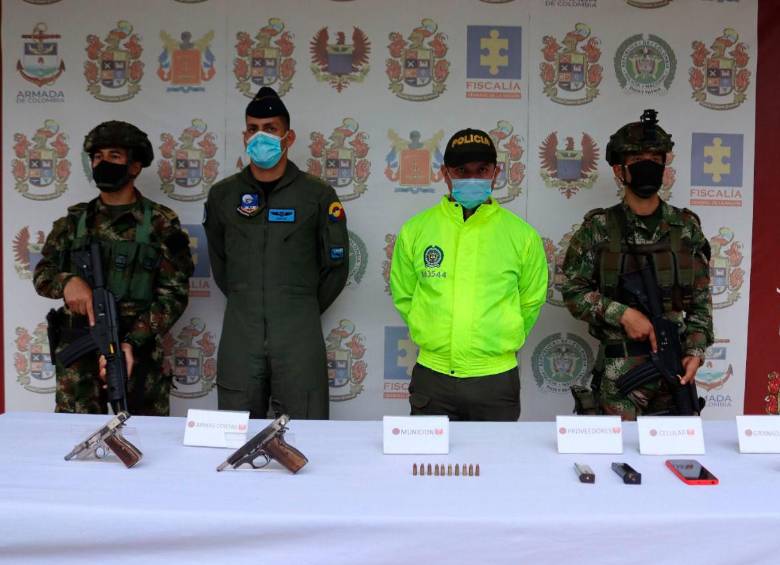 Este es el material de guerra incautado durante el operativo en El Bagre. FOTO: MinDefensa.