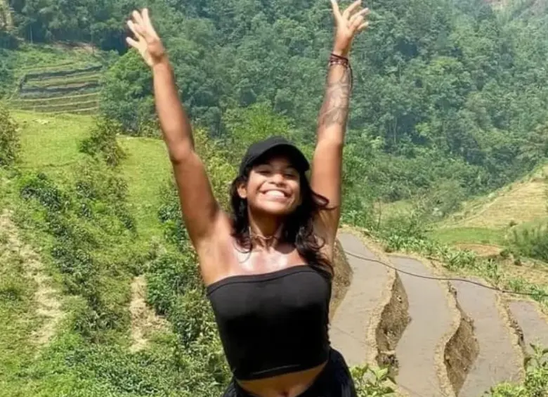 Ella es Juliana Marins, la influencer brasileña que murió tras caer a un volcán en Indonesia. FOTO: Tomada de Instagram @JulianaMarins