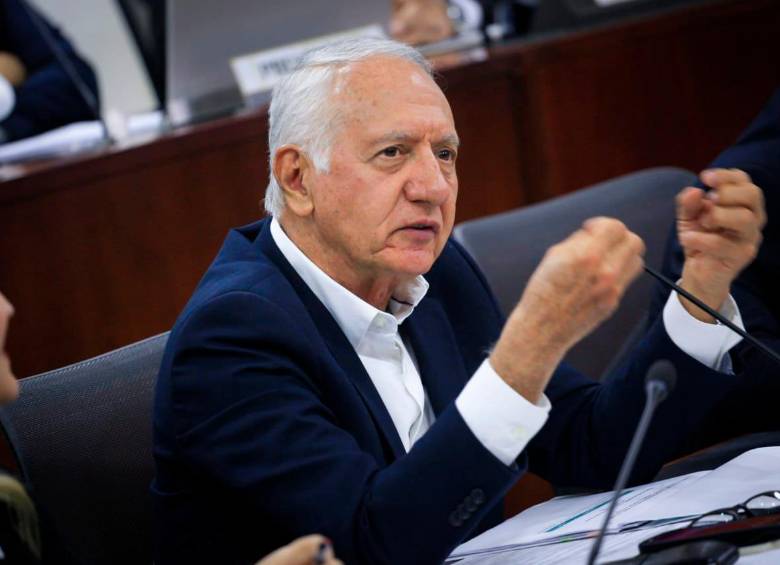 Jaramillo hizo énfasis la importancia de la inversión en infraestructura, vacunas y salud pública como pilares clave para el próximo año. FOTO: MINSALUD