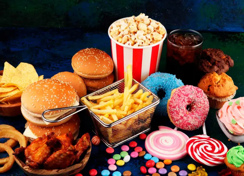 Los ultraprocesados se caracterizan por estar elaborados con aceites, almidones y proteínas que terminan convirtiéndolos en productos de muy bajo valor nutricional. FOTO Getty