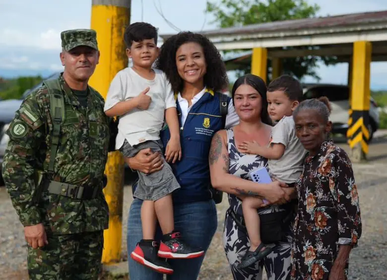 La gobernadora del Chocó, Nubia Carolina Córdoba-Curi, anunció el cierre de la fase de búsqueda y rescate en el departamento tras el terremoto. FOTO: Gobernación del Chocó. 