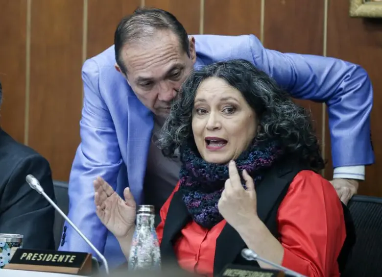 Angélica Lozano, senadora del partido Verde, lideró el debate de la reforma laboral en el Senado.