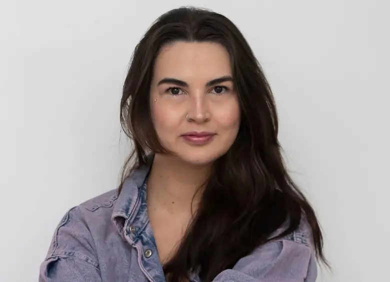 Hannah Escobar critica al sistema de salud tras la muerte de una mujer afiliada a la Nueva EPS. FOTO: EL COLOMBIANO
