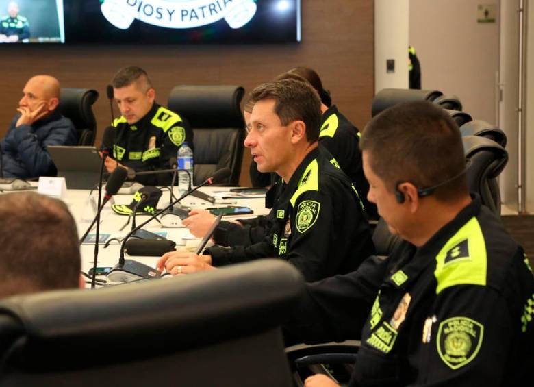 La policía se comprometió a proteger el derecho a la propiedad privada del sector ganadero. FOTO CORTESÍA 